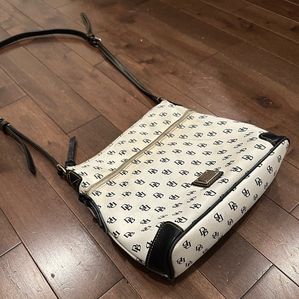 Dooney & Bourke white and black crossbody bag